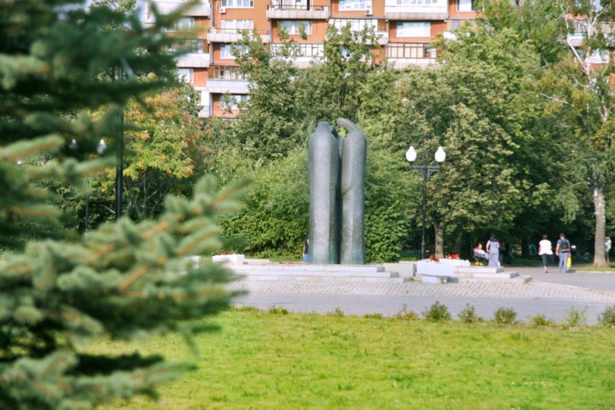 афганский сквер, сквер на зеленом проспекте, парк на зеленом проспекте, скульптура вадима сидура, защита сквера на зеленом проспекте